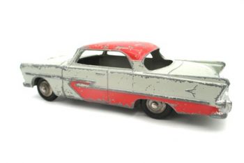 DINKY TOYS Plymouth Belvédère 24D