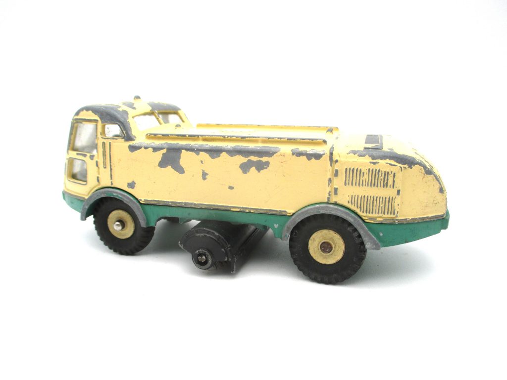 DINKY TOYS balayeuse LMV 596