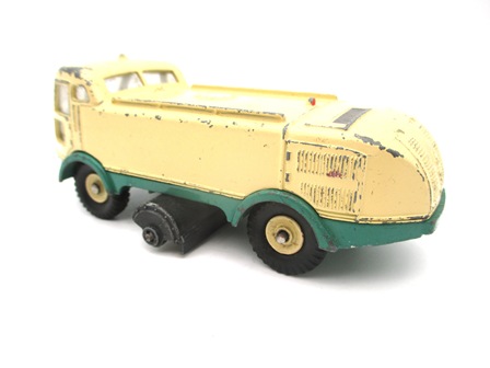 DINKY TOYS balayeuse LMV 596