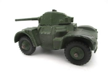 DINKY TOYS Armoured car 670